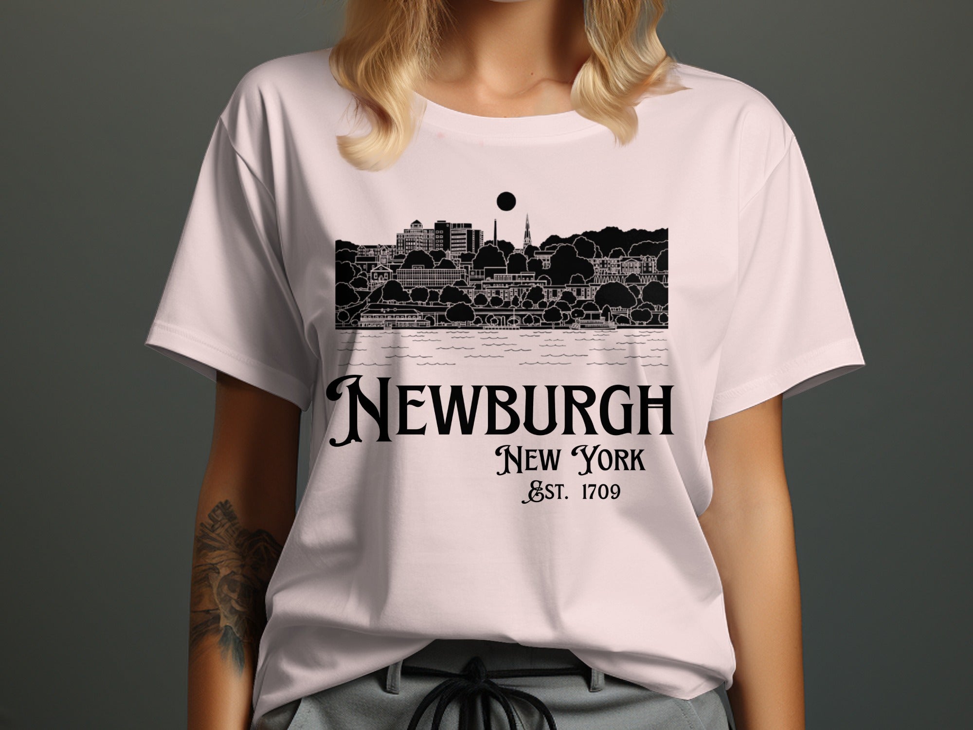 Newburgh New York Est. 1709 Scenic Graphic T-shirt